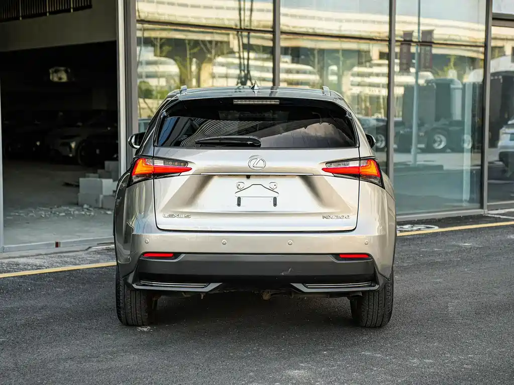 Lexus NX 2016 200