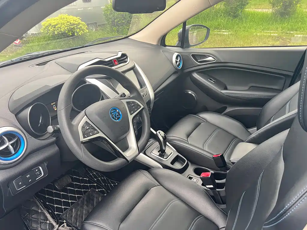 BYD Yuan EV — миниатюра 9