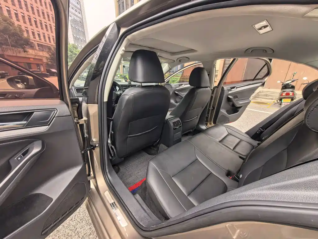 Volkswagen Sagitar — миниатюра 13