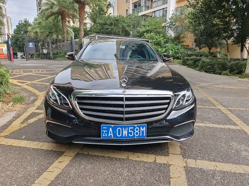 Mercedes-Benz E-Class — миниатюра 2
