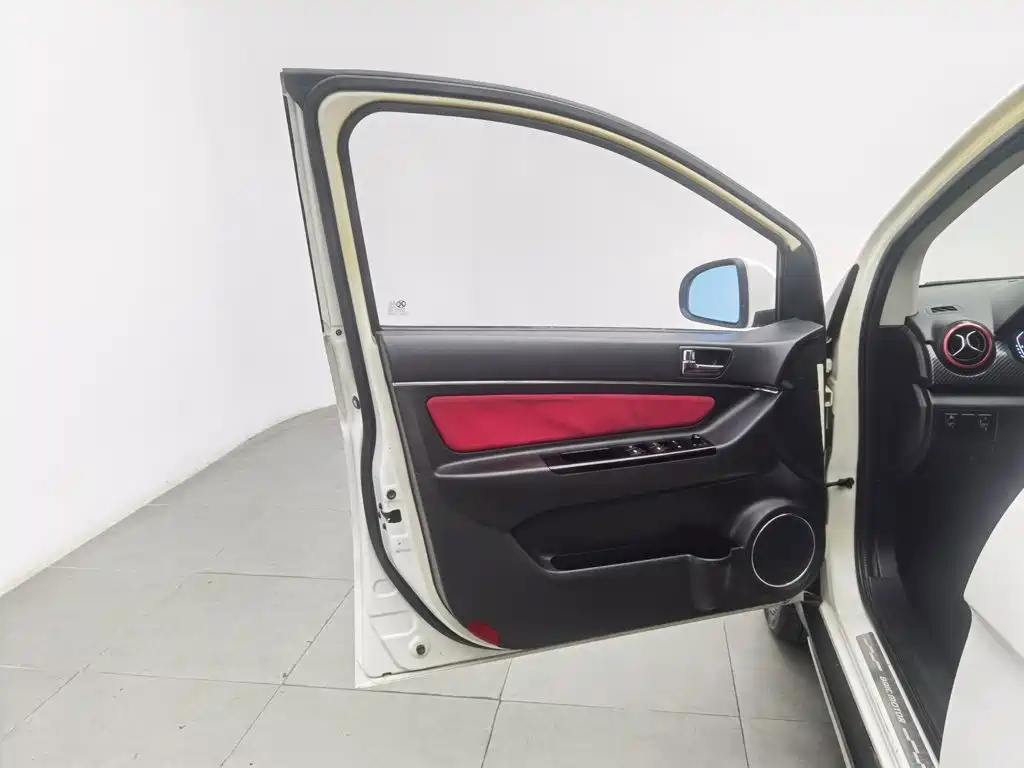 BAIC Senova X25 — миниатюра 8