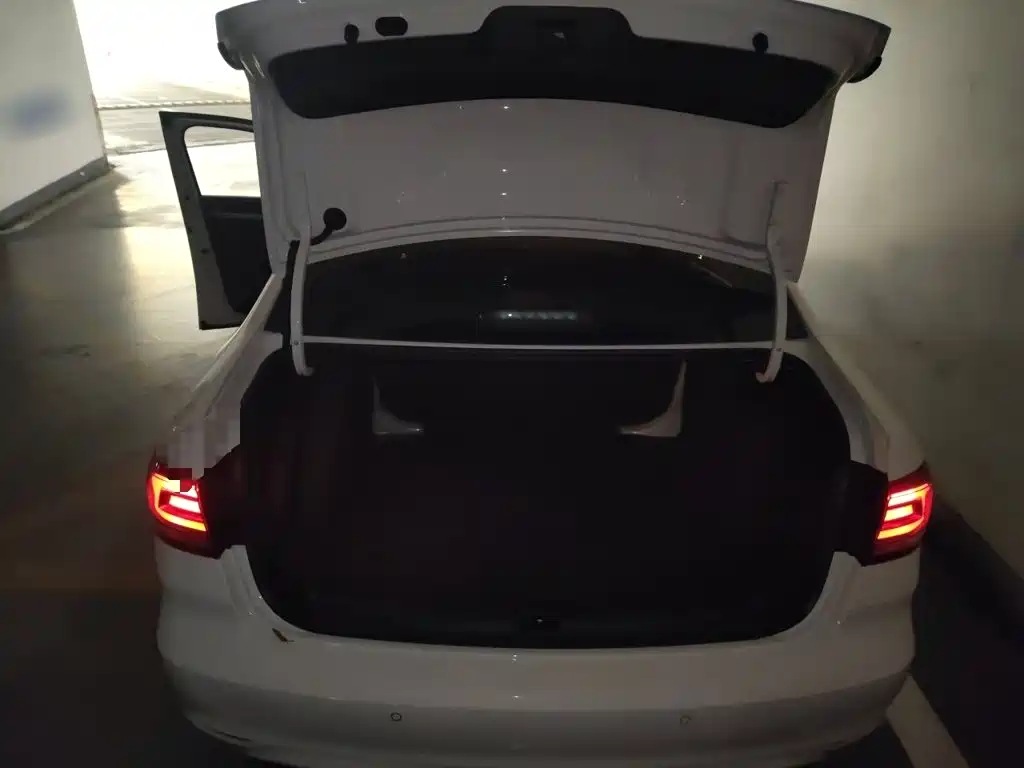 Volkswagen Lavida — миниатюра 10