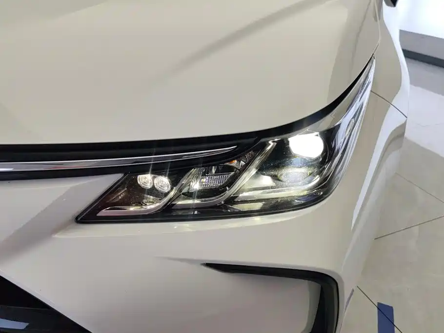 Toyota Corolla — миниатюра 5