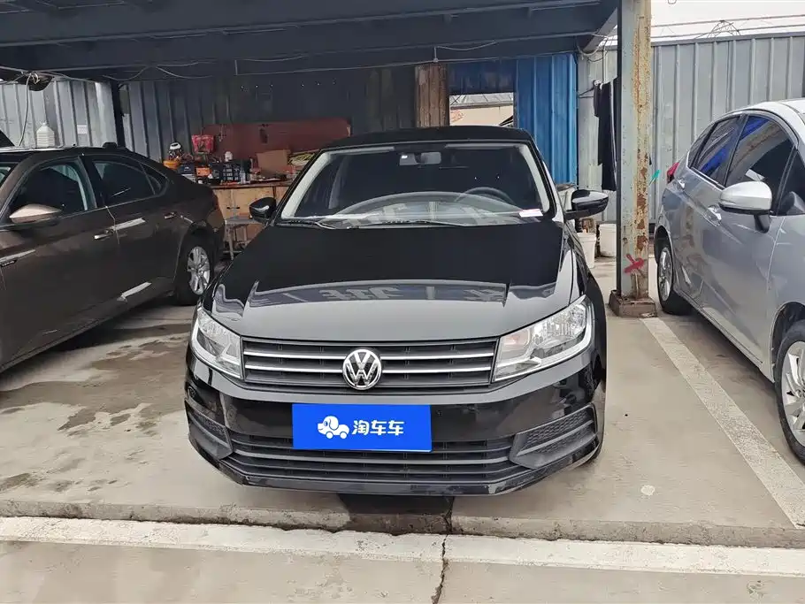 VOLKSWAGEN SANTANA