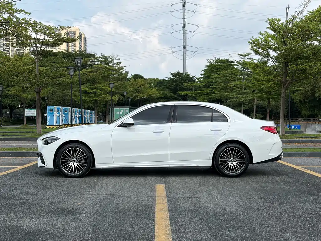 Mercedes-Benz C-Class — миниатюра 7