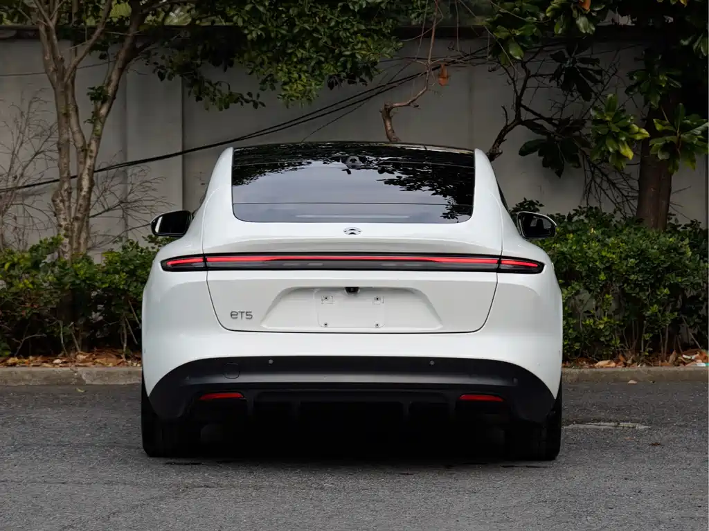 NIO NIO ET5