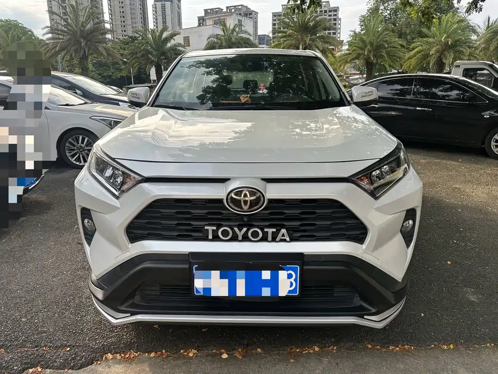 Toyota RAV4 — миниатюра 2
