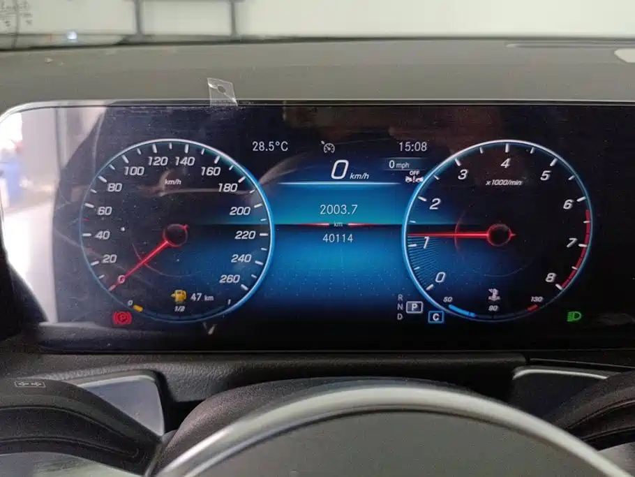 Mercedes-Benz GLB — миниатюра 14