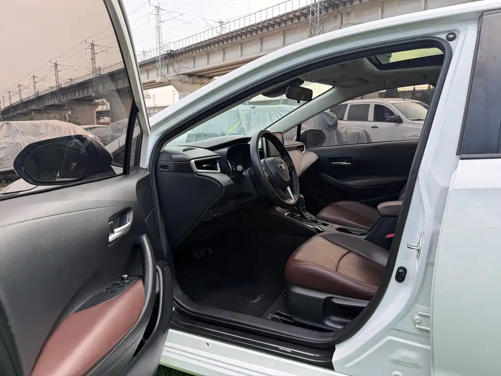 Toyota Corolla — миниатюра 8