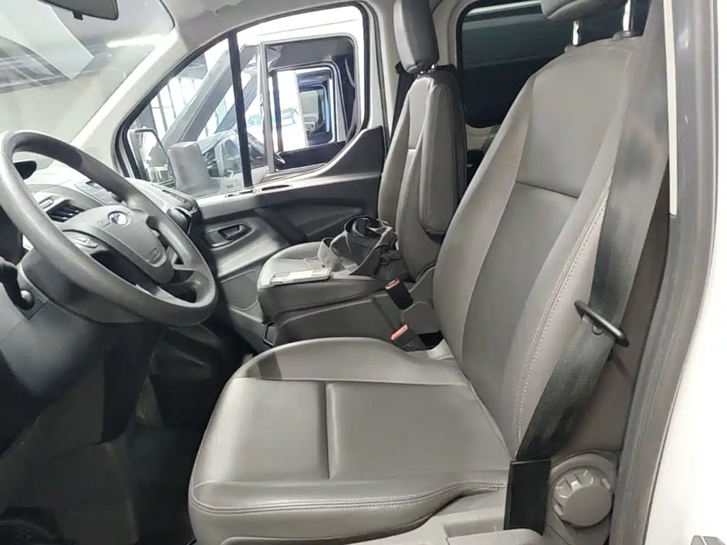 Ford Transit — миниатюра 15