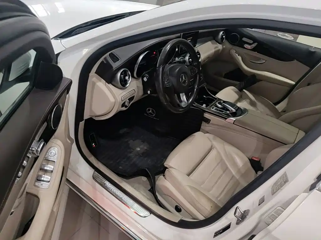 Mercedes-Benz C-Class — миниатюра 16