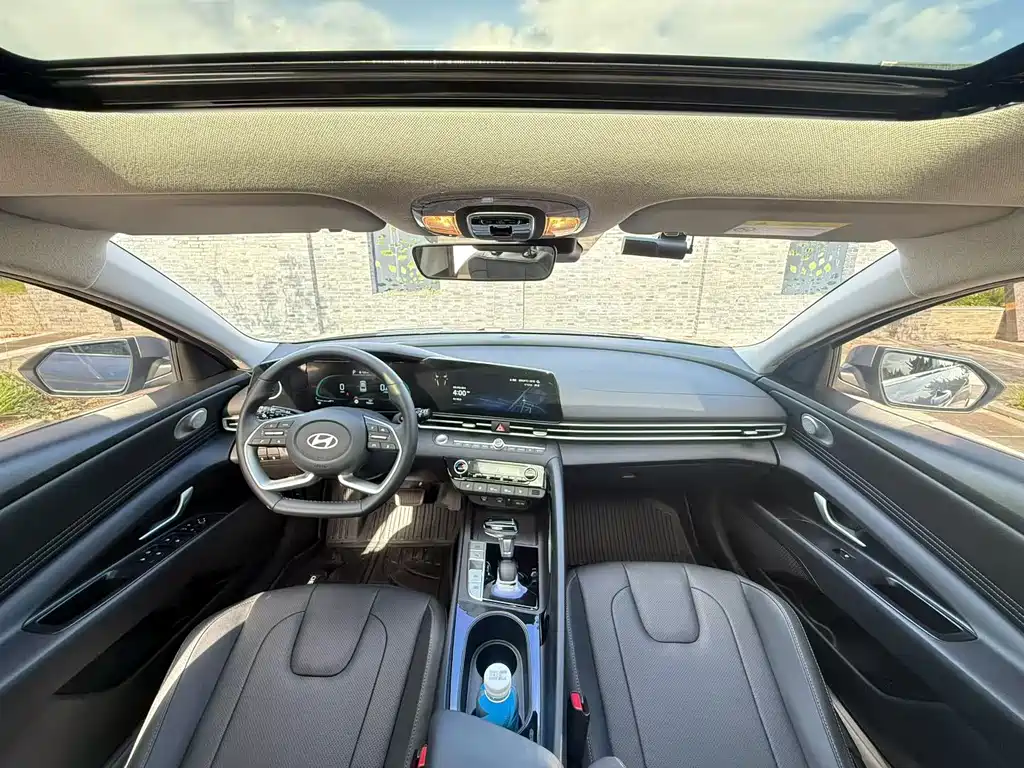 Hyundai Elantra — миниатюра 5