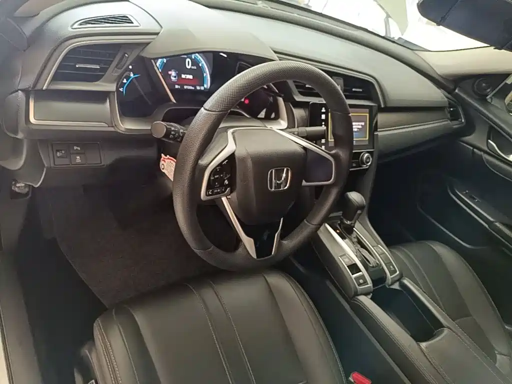 Honda Civic — миниатюра 10