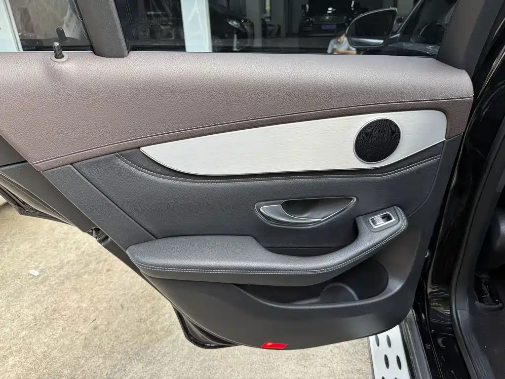 Mercedes-Benz GLC — миниатюра 8