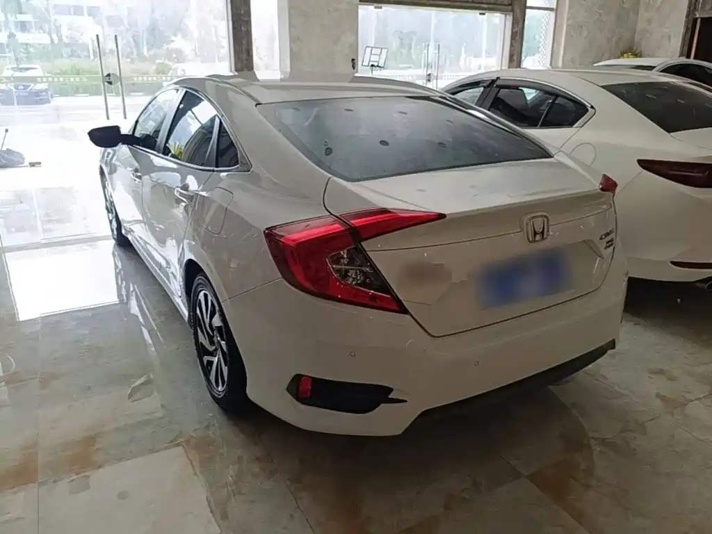 Honda Civic — миниатюра 5