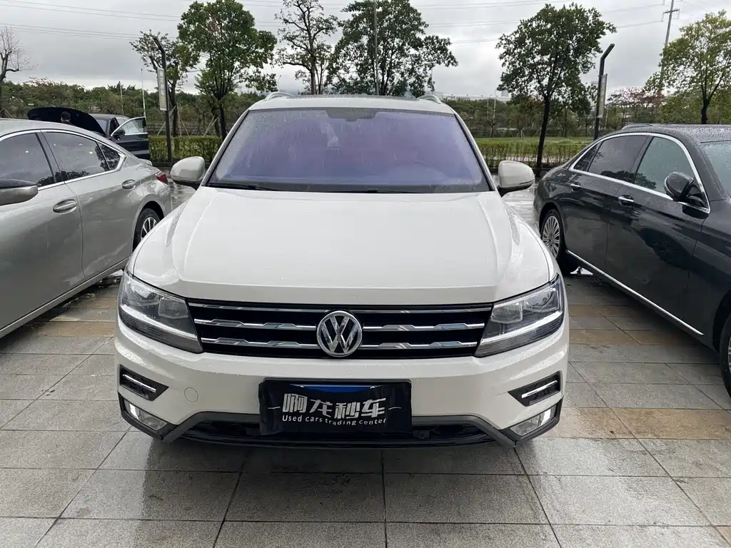 VOLKSWAGEN TIGUAN L