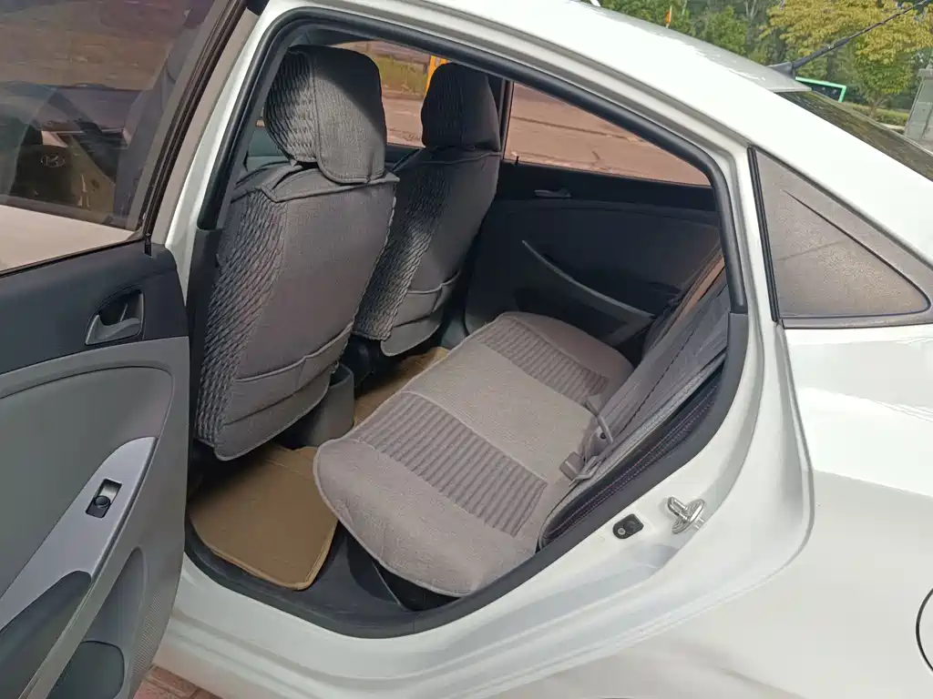Hyundai Verna — миниатюра 7