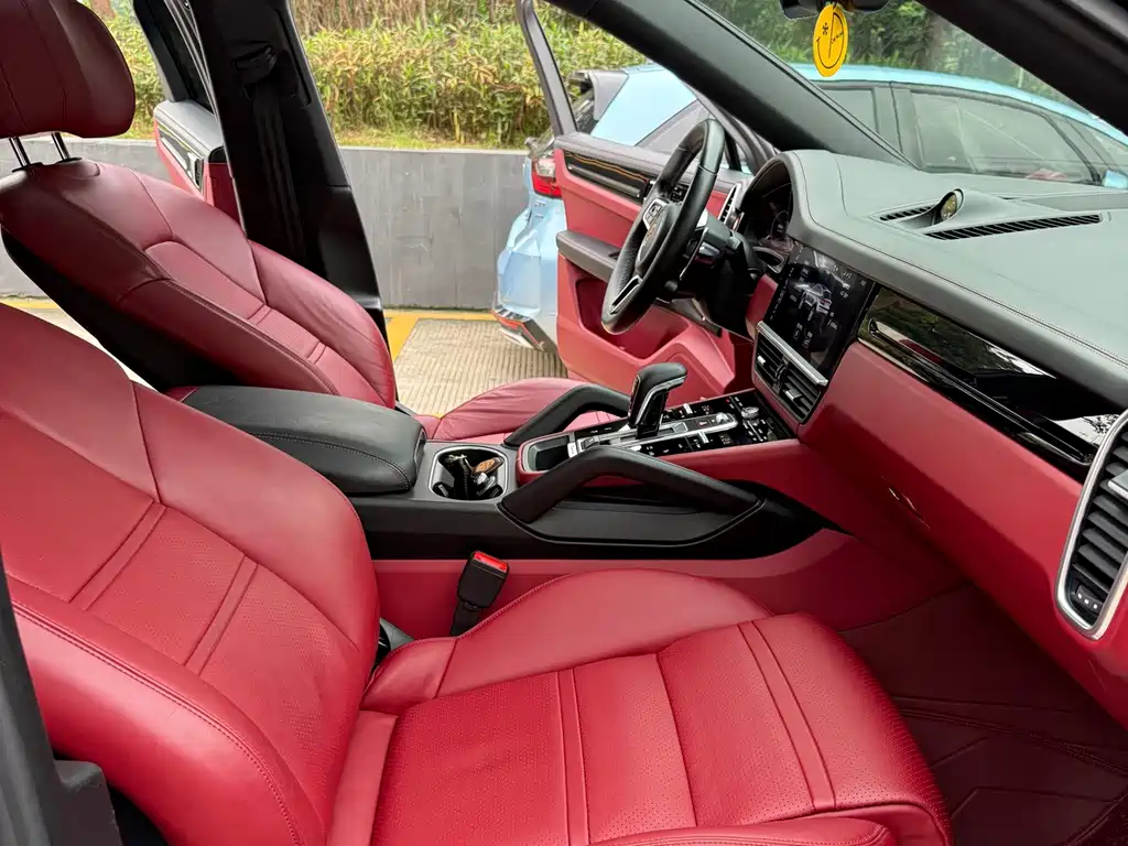 Porsche Cayenne — миниатюра 21