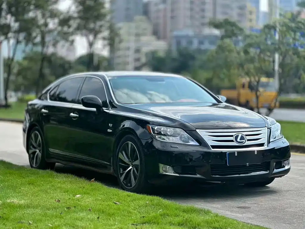 Lexus LS — миниатюра 3