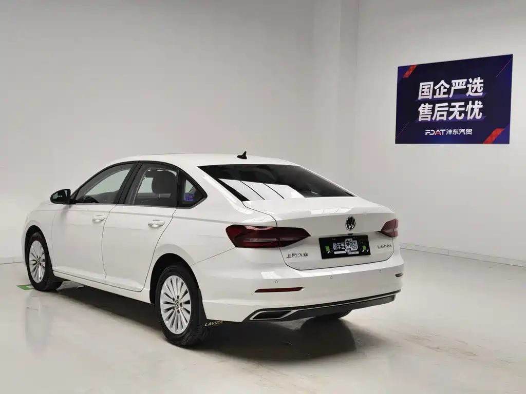 Volkswagen Lavida — миниатюра 6