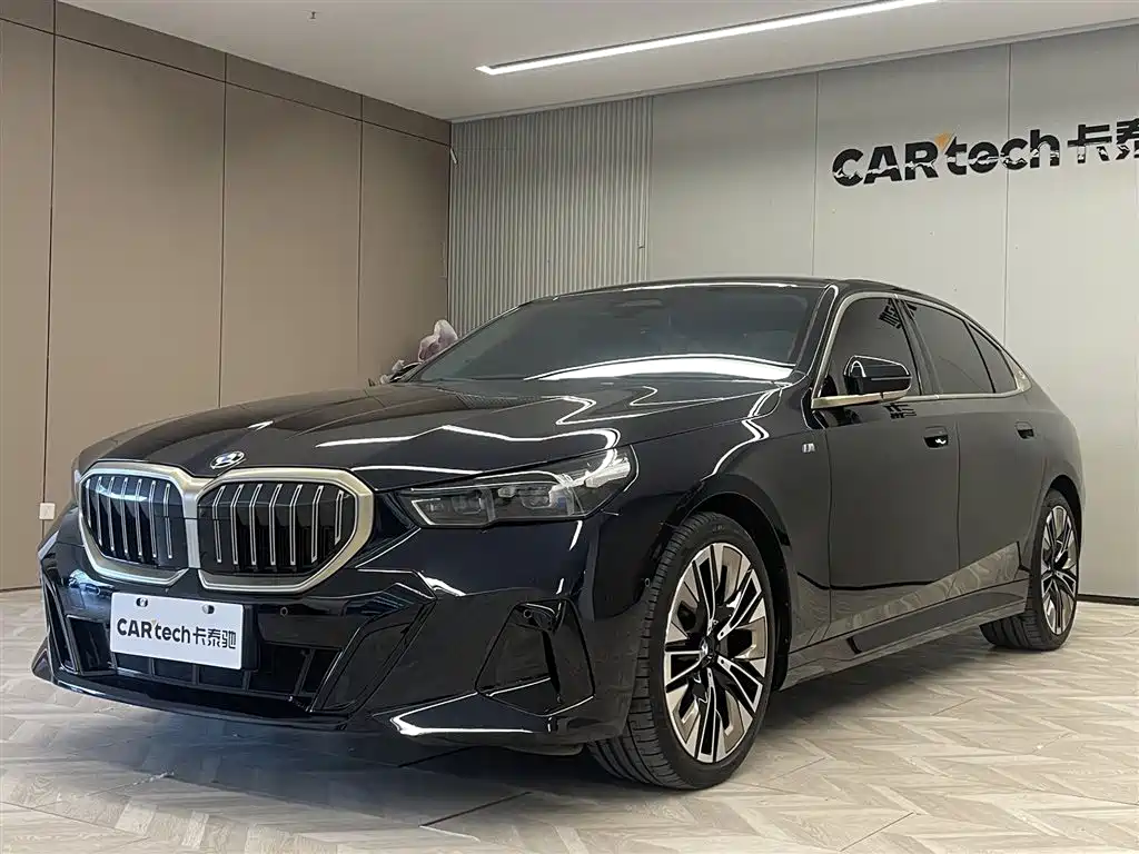 BMW 5 Series 2024
