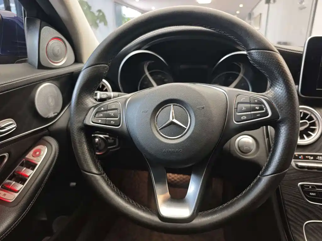 Mercedes-Benz C-Class — миниатюра 7