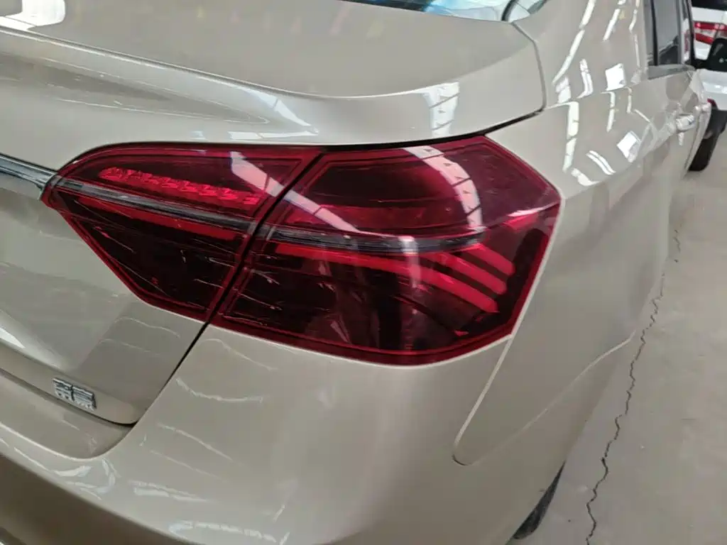 Geely Emgrand — миниатюра 8