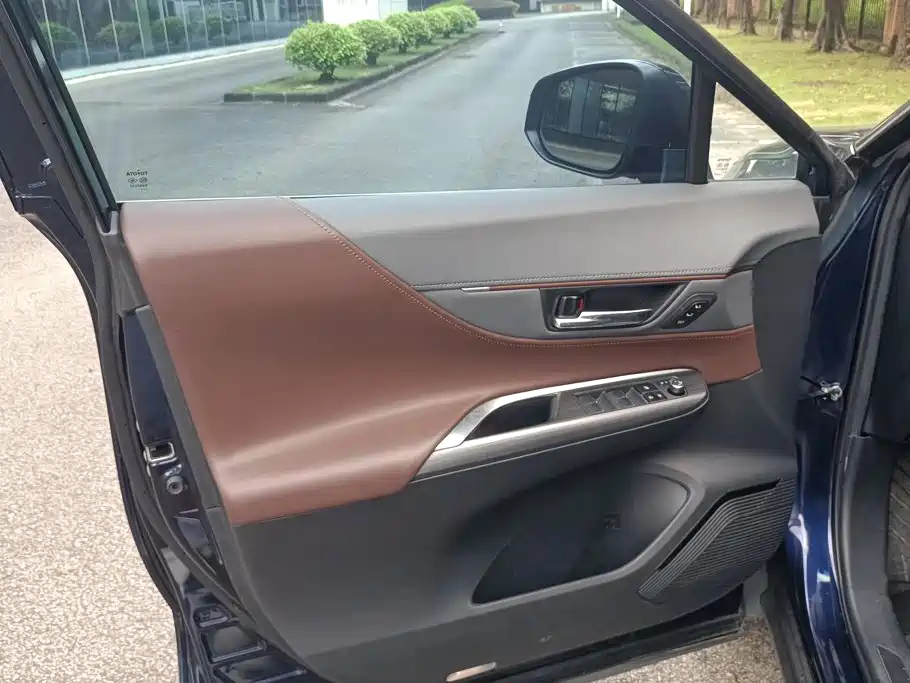 Toyota Harrier — миниатюра 7