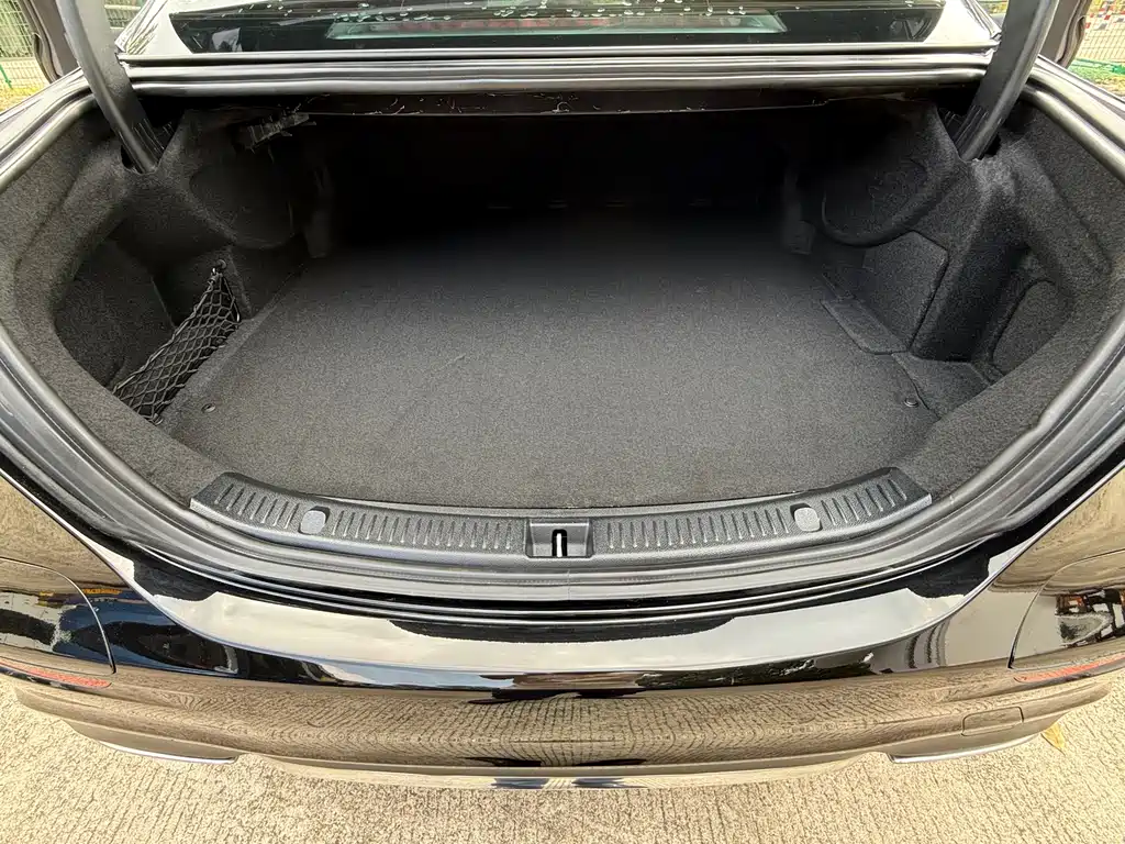Mercedes-Benz E-Class New Energy Facelift 2 E 350 e L Plug-in Hybrid Sport Sedan, фото 12