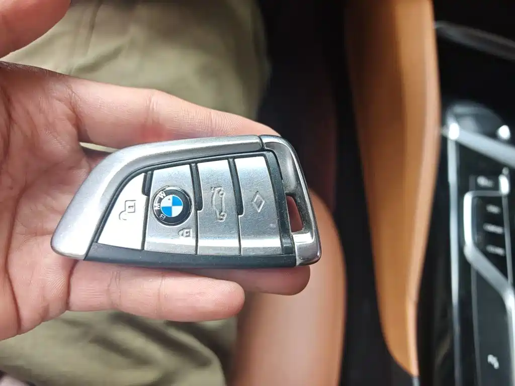 BMW 5 Series — миниатюра 12