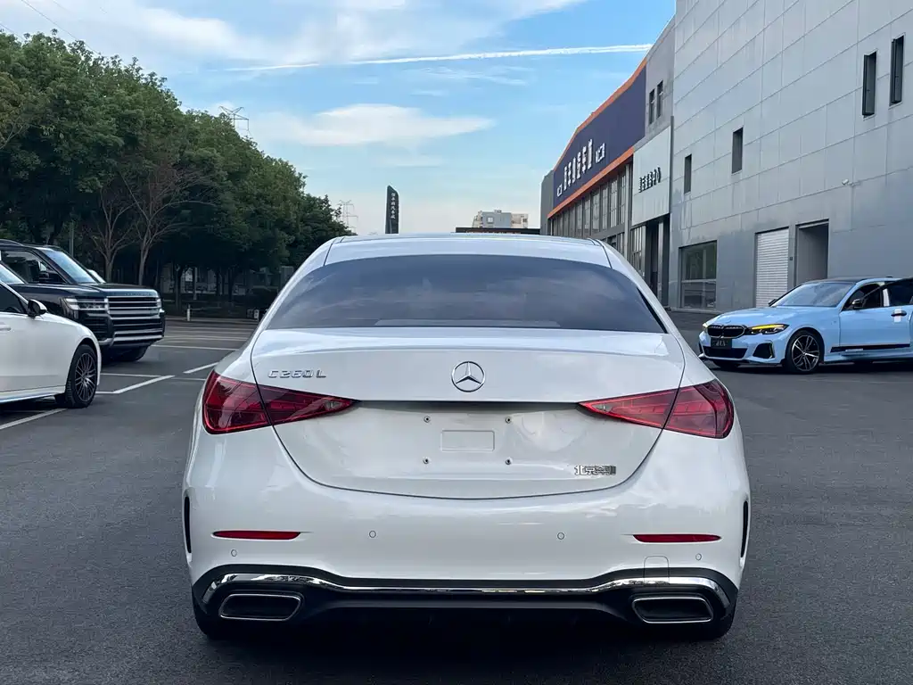Mercedes-Benz C-Class — миниатюра 16