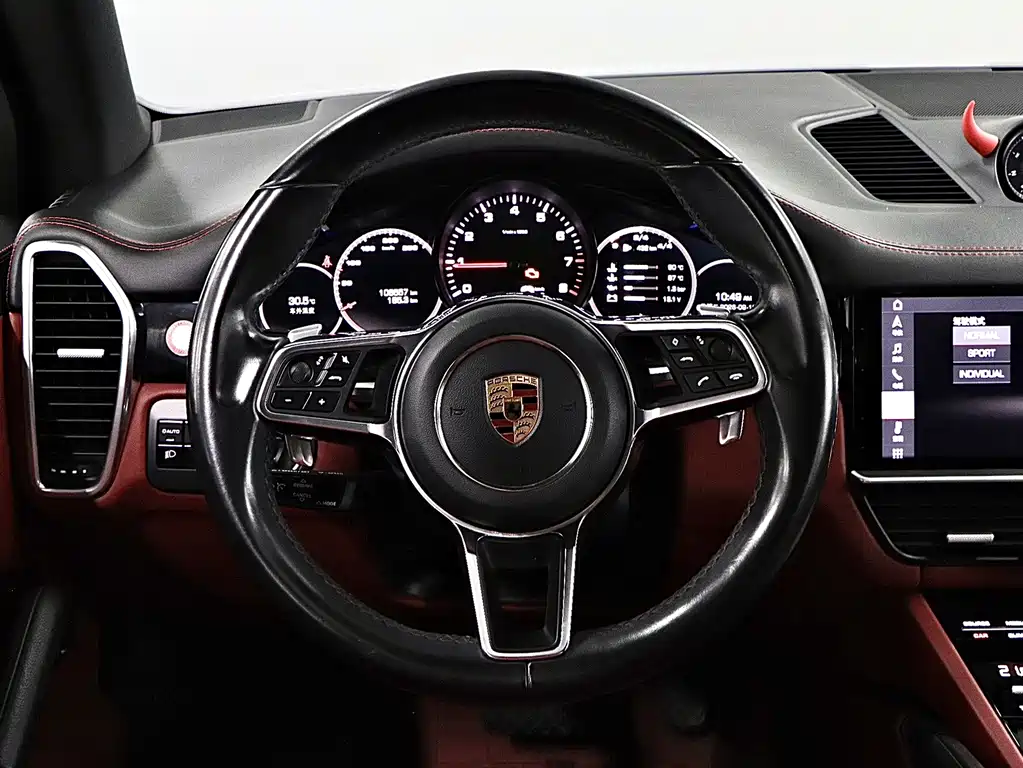 Porsche Cayenne — миниатюра 10