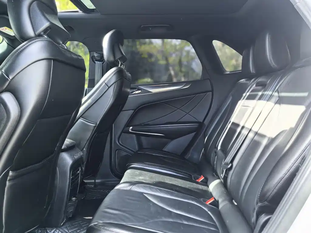 Lincoln MKC — миниатюра 8