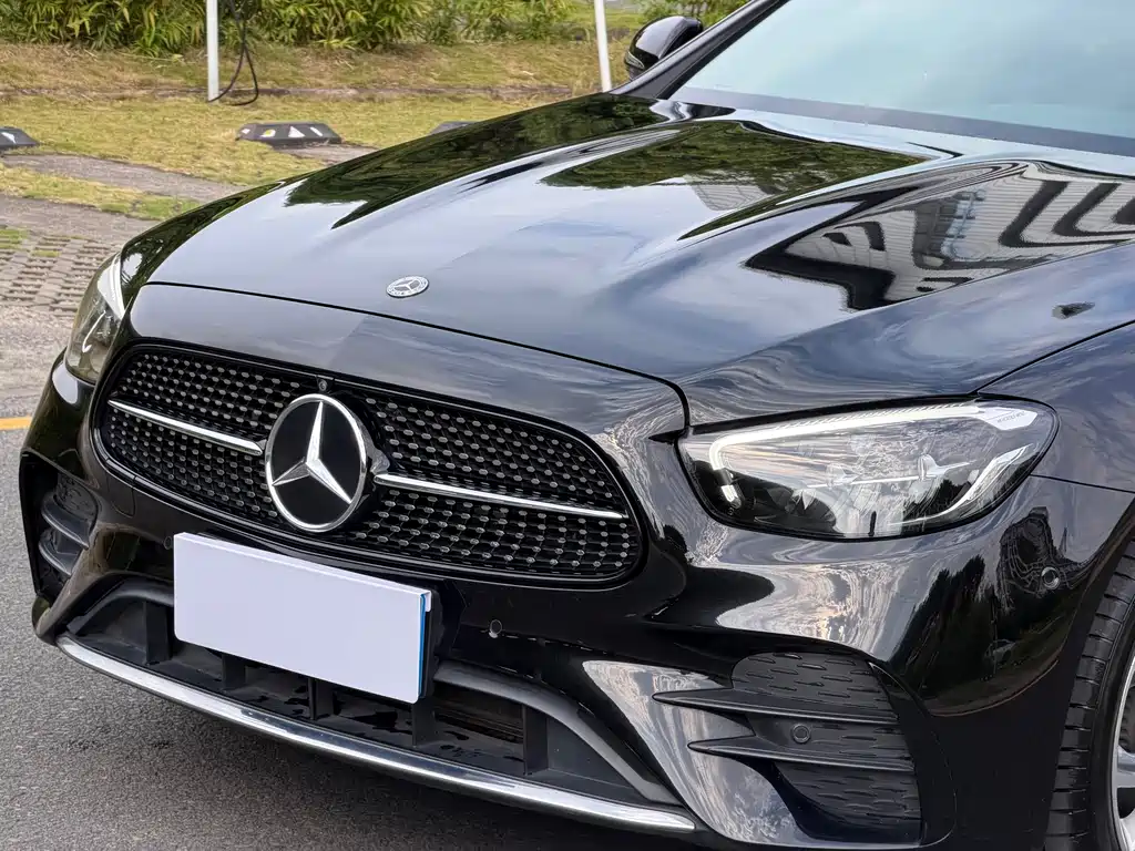 Mercedes-Benz E-Class — миниатюра 5
