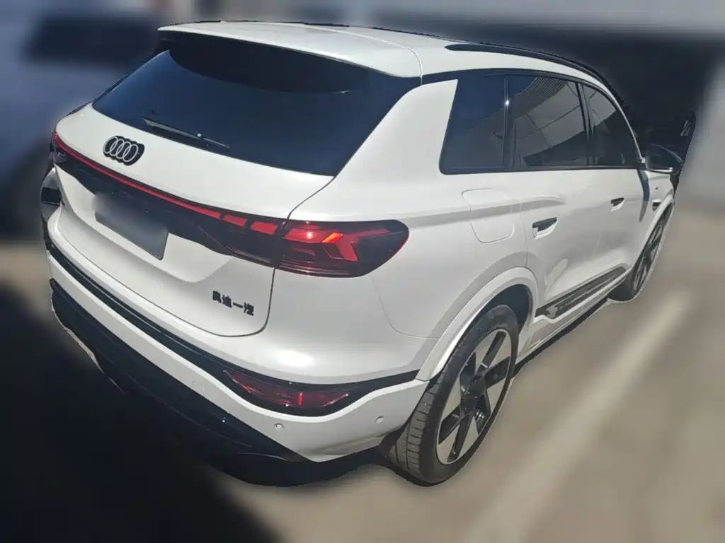 Audi Q6L e-tron — миниатюра 10