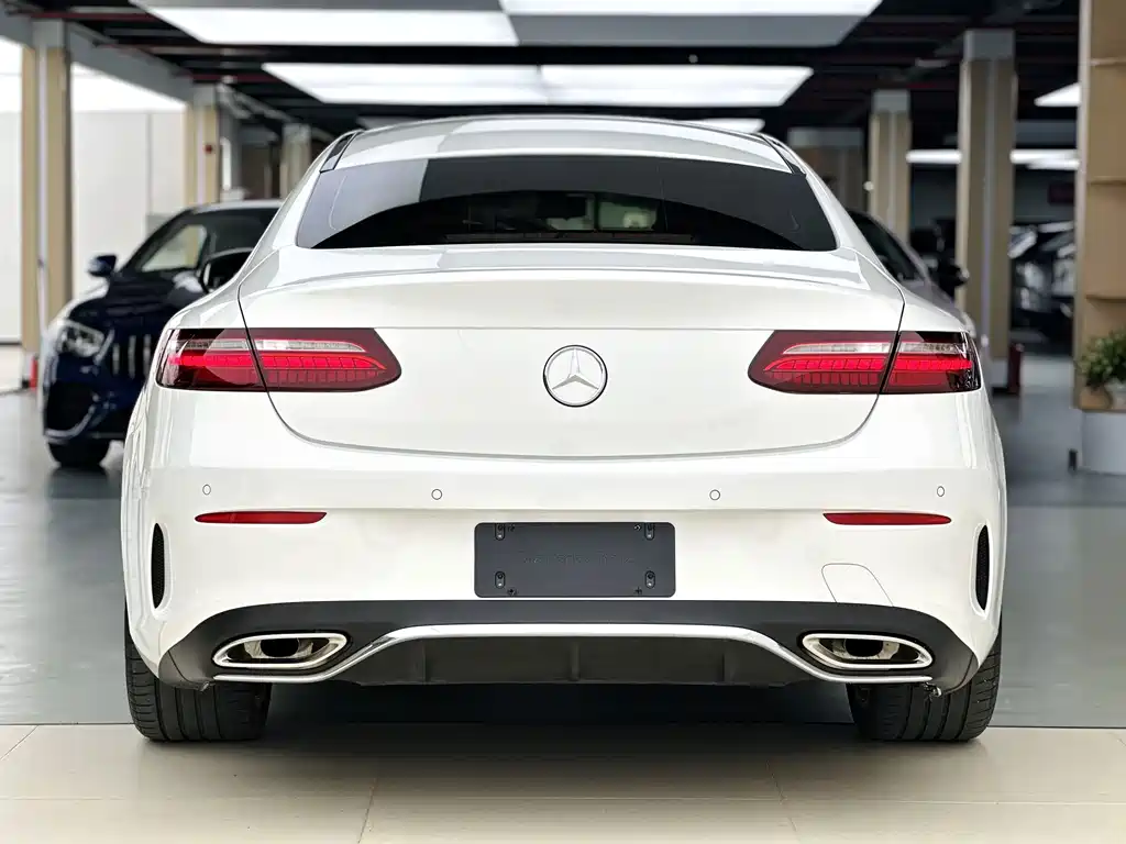 Mercedes-Benz E-Class (Import) — миниатюра 4