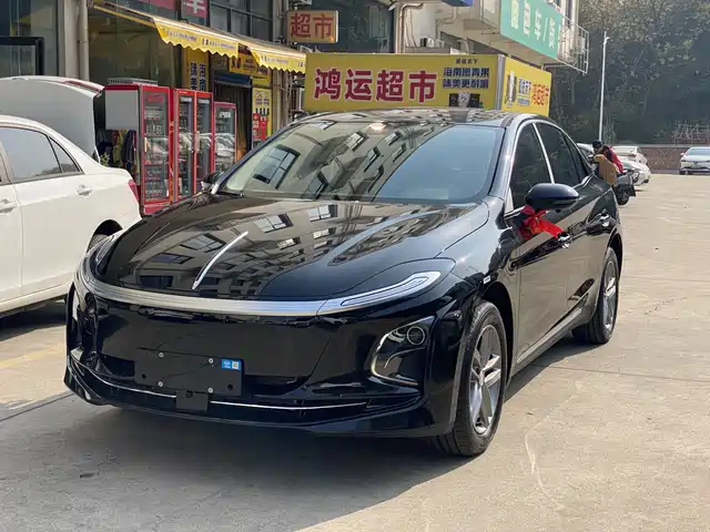 2026 Hongqi E-QM5