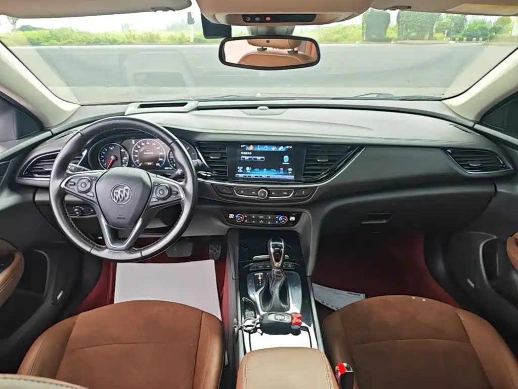 Buick Regal — миниатюра 10