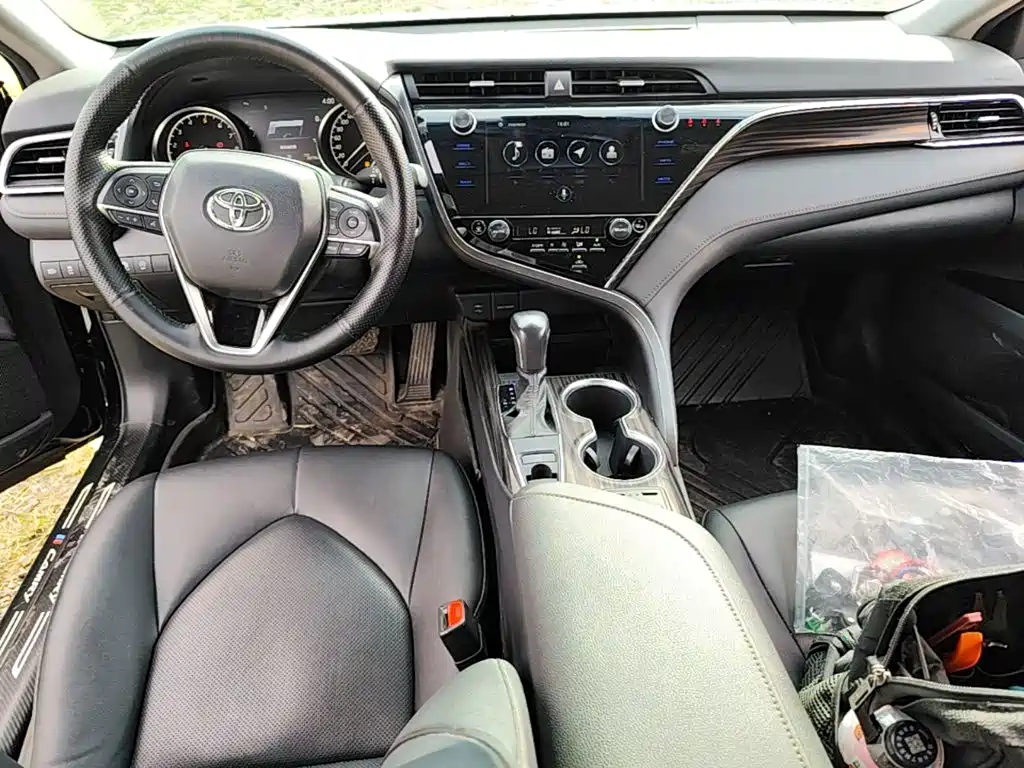 Toyota Camry — миниатюра 14