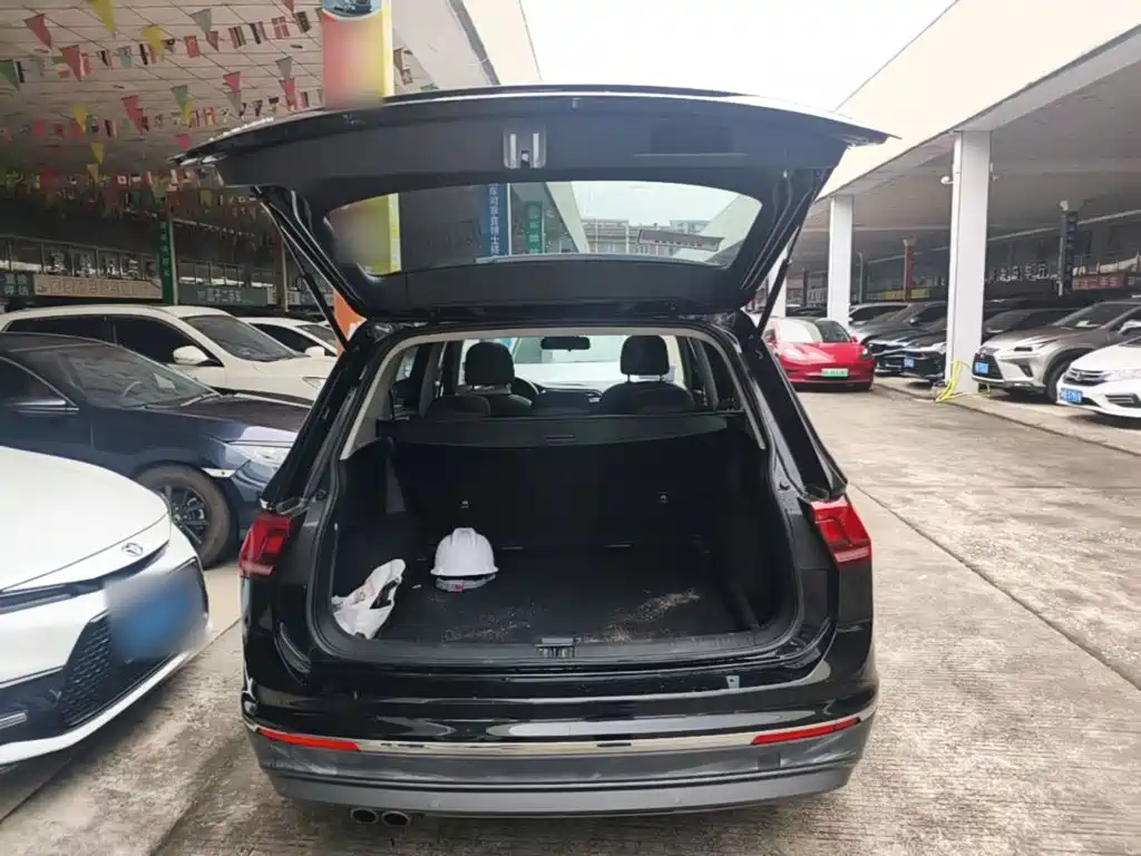 Volkswagen Tiguan L — миниатюра 19