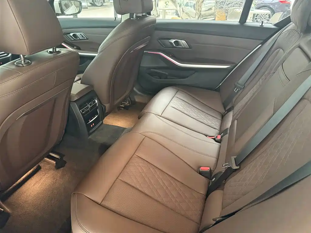 BMW  3 SERIES