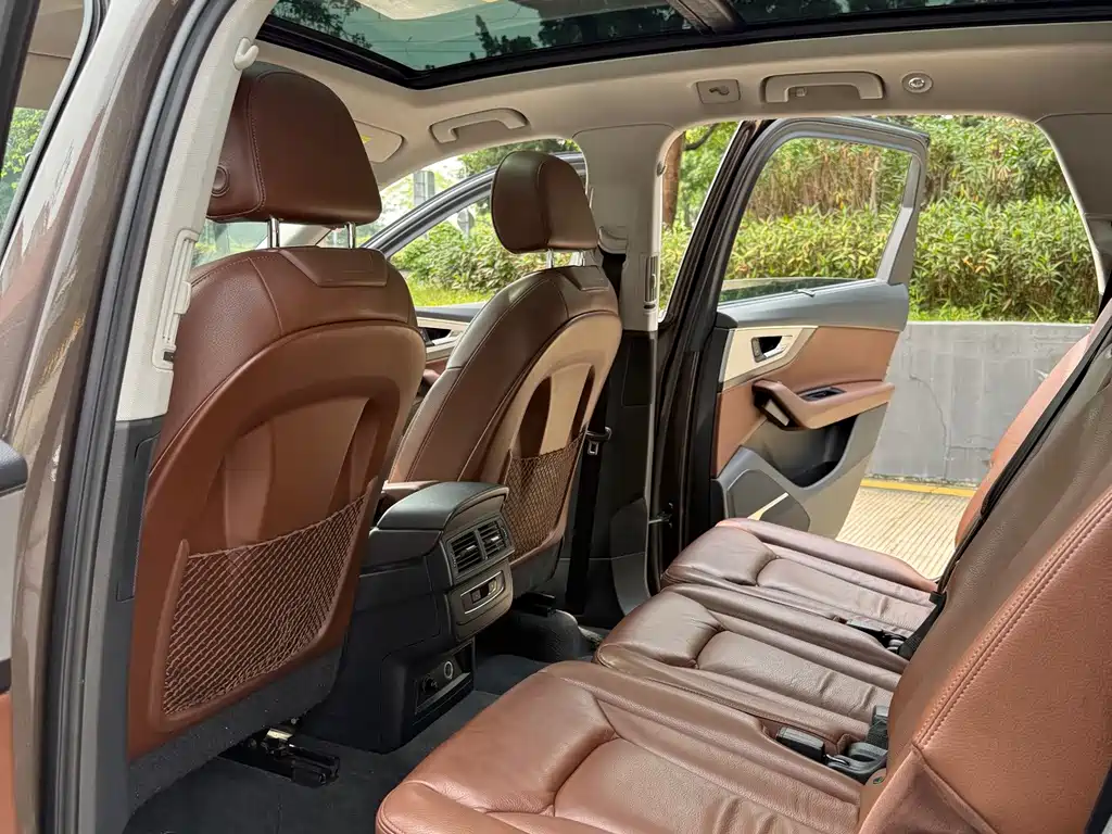 Audi Q7 — миниатюра 10