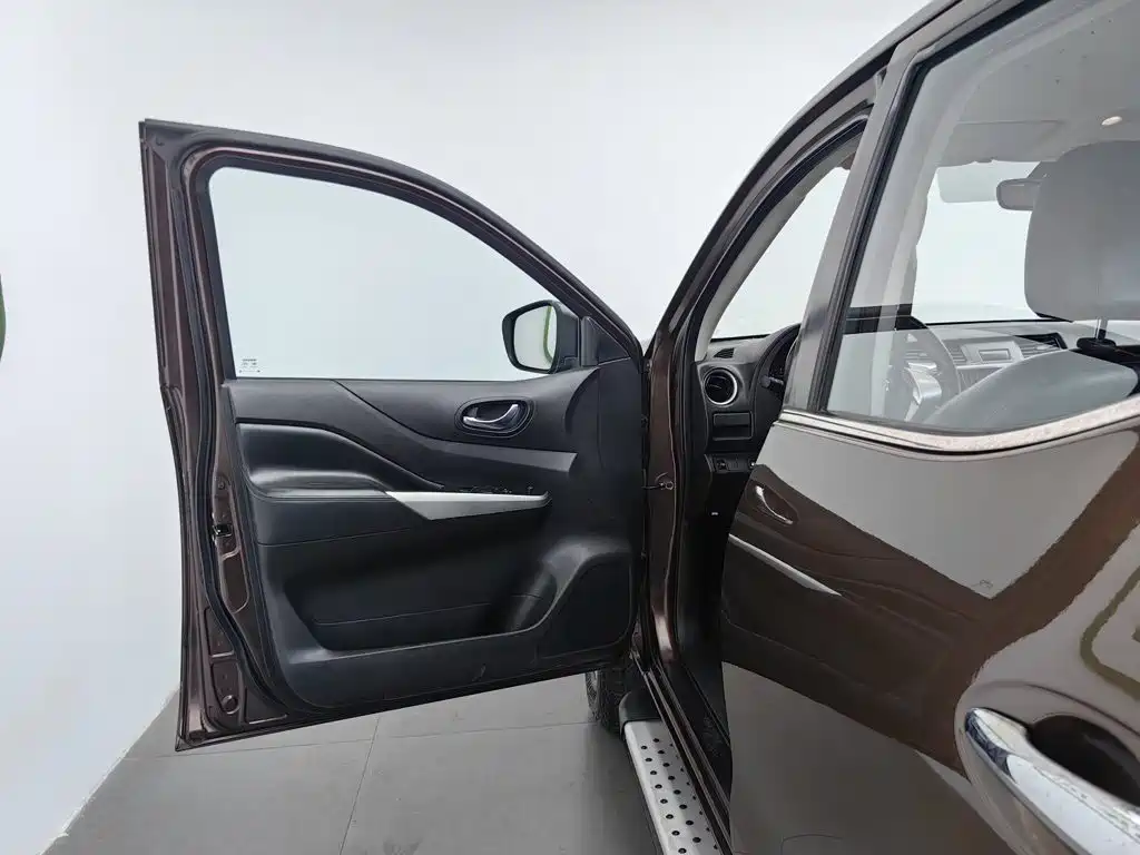 Nissan Navara — миниатюра 8