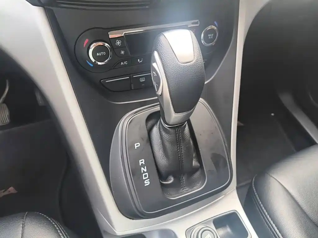 Ford Kuga — миниатюра 14