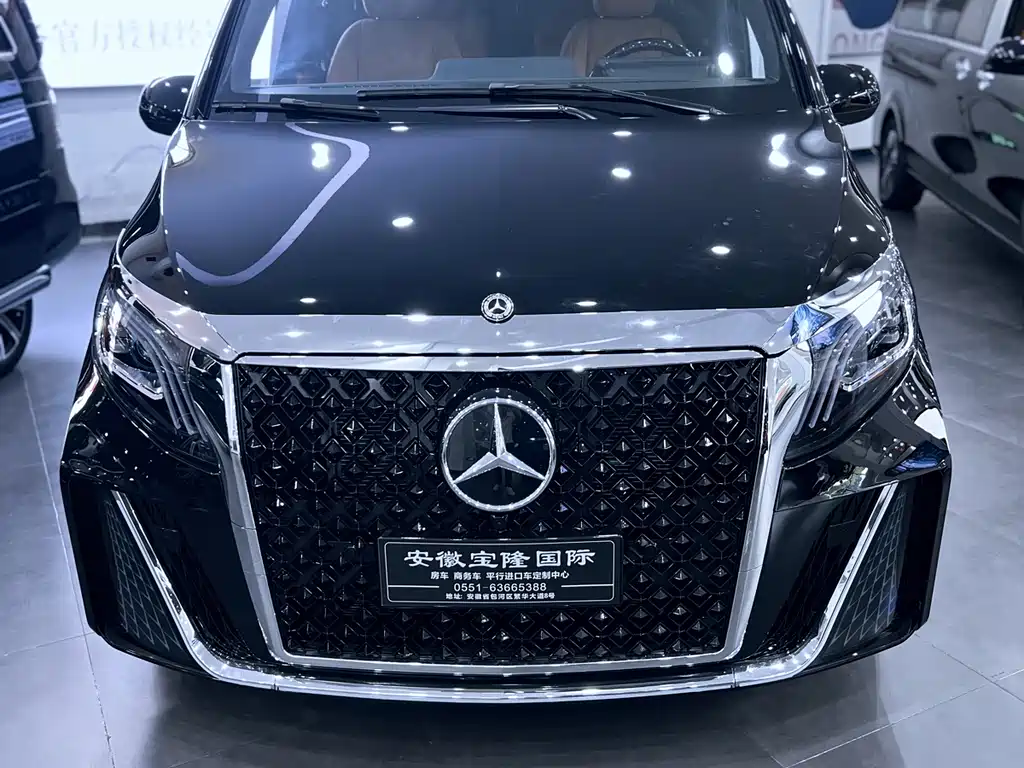 Mercedes-Benz Vito 2024 2.0T Elite 7 мест