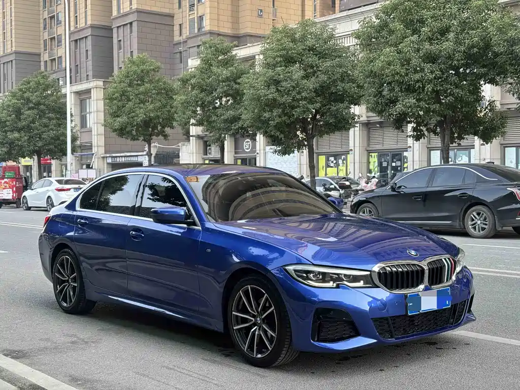 BMW 3 SERIES
