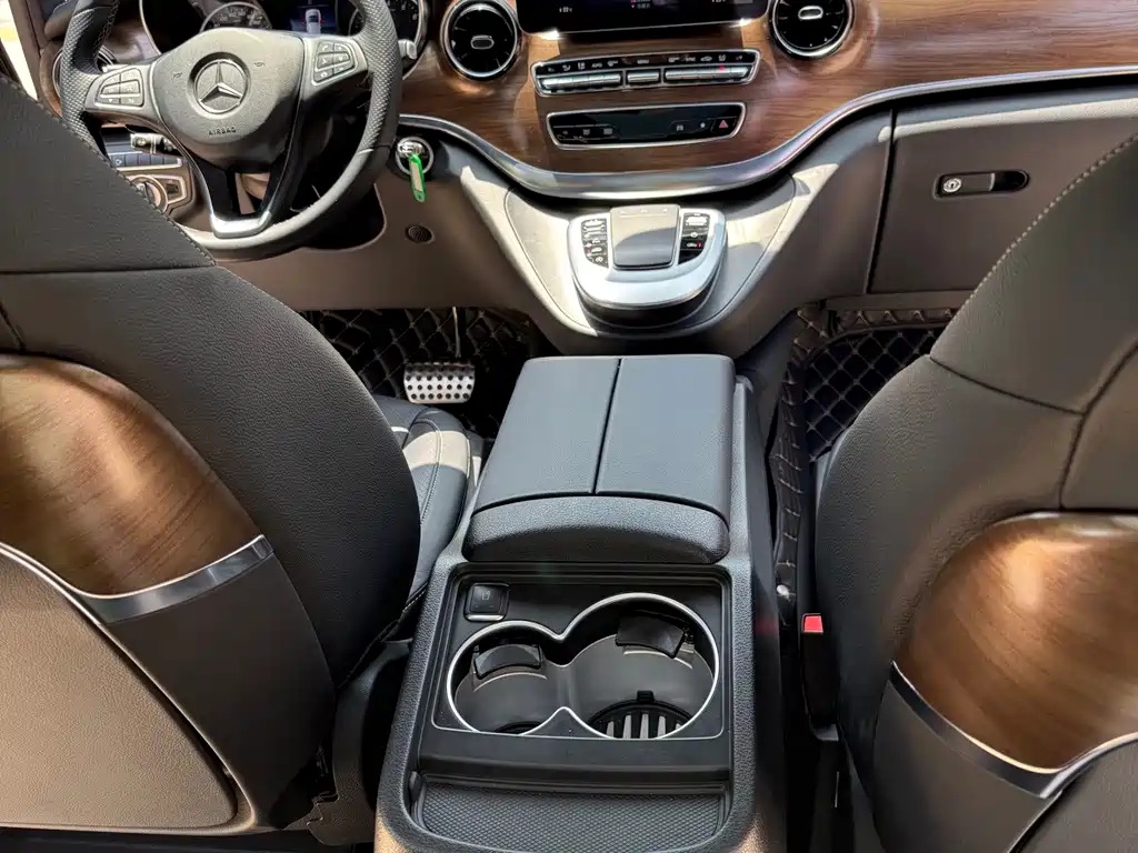 Mercedes-Benz V-Class — миниатюра 16