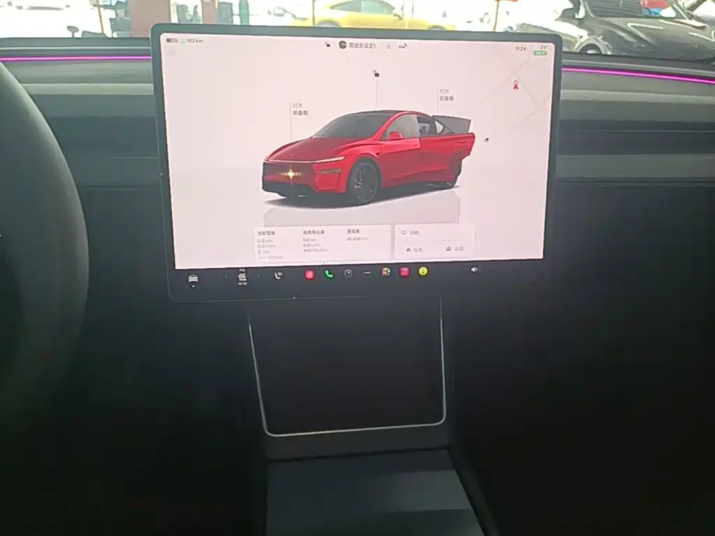 Tesla Model Y — миниатюра 13