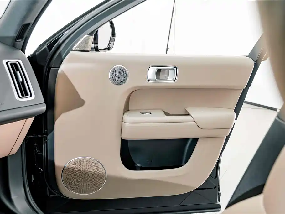 Li Auto Li L8 — миниатюра 15