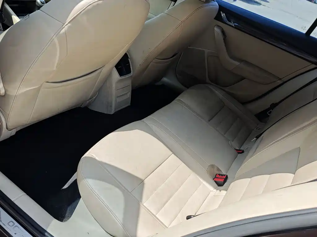 Skoda Octavia 2015 1.6L MT